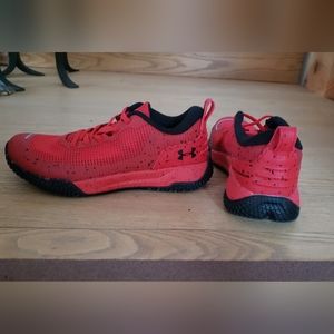 Under Armour Boys Red Level X Shoes New In Box Size 2 Youth